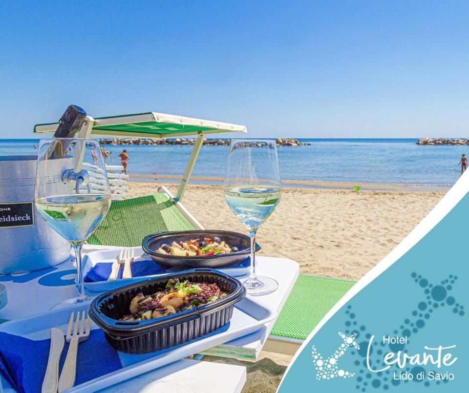 Hotel Levante Sul Mare ลิโด ดิ ซาวิโอ ภายนอก รูปภาพ